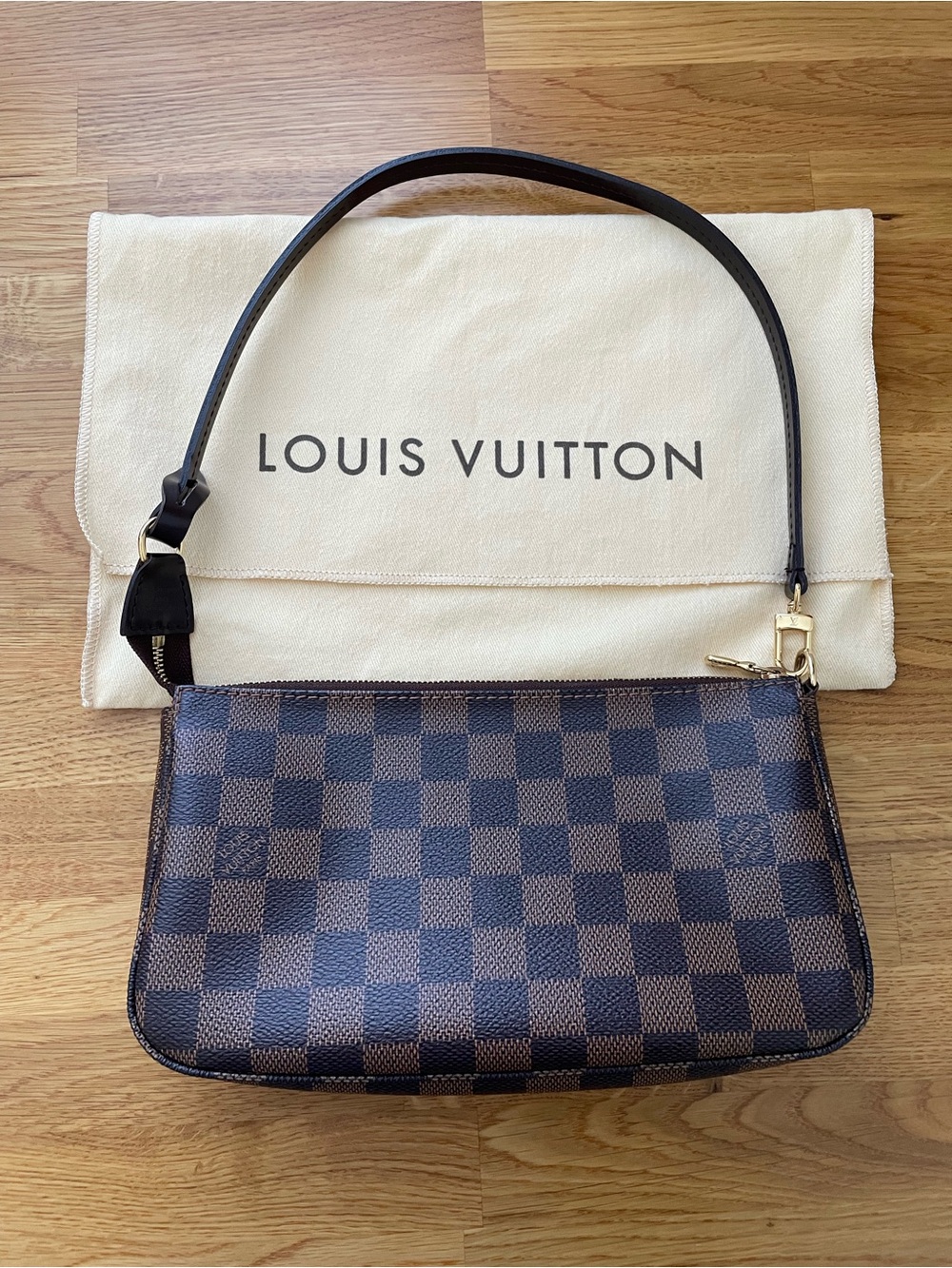 Louis Vuitton Damier Ebene Pochette Accessoires